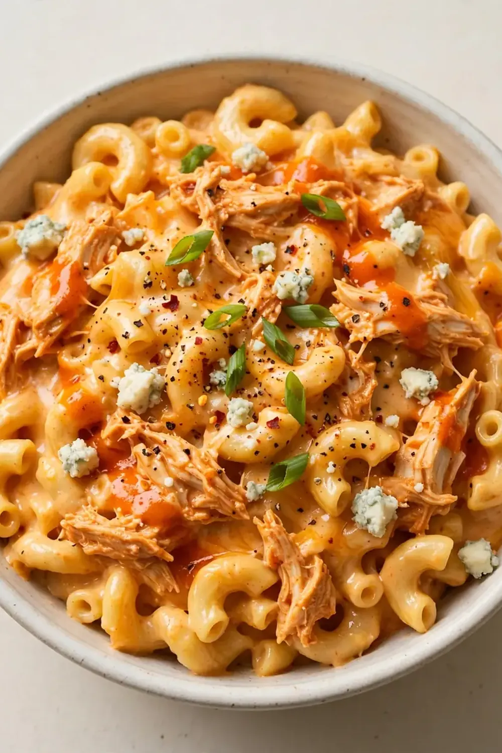 Creamy Buffalo Chicken Mac and Cheese